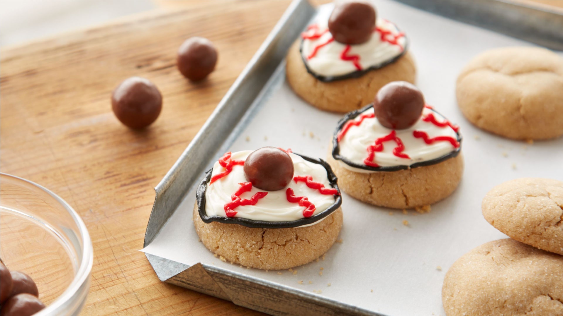 Eerie Eyeball Cookies